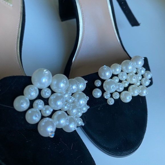 🚀SALE🚀 Saks 5th Pearl Embellished Sandals - Picture 12 of 13